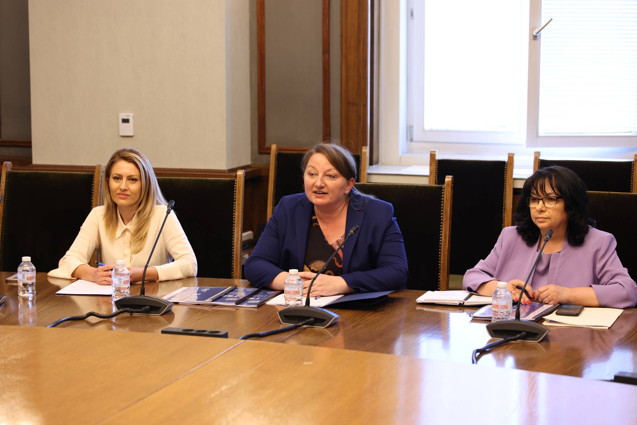  Преговарящите от страна на ГЕРБ-СДС: Рая Назарян, Деница Сачева, Теменужка Петкова (2) 